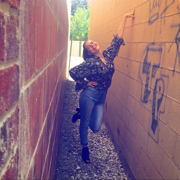 Meet your Posher, Tyler - Picture 4 of 5